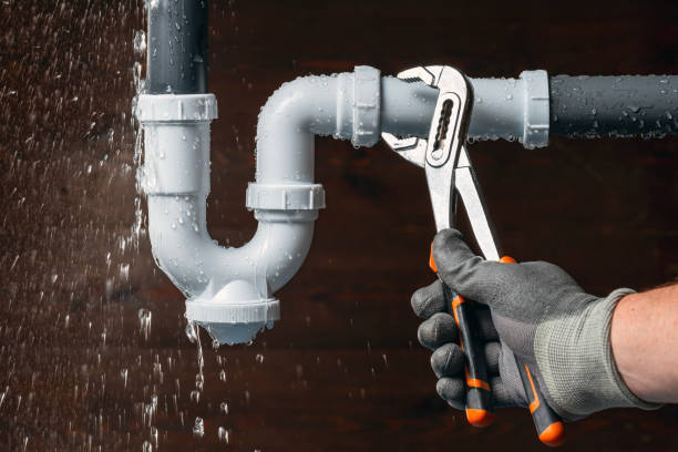 Professional Leak Detection technician working in Stonewall, TX
